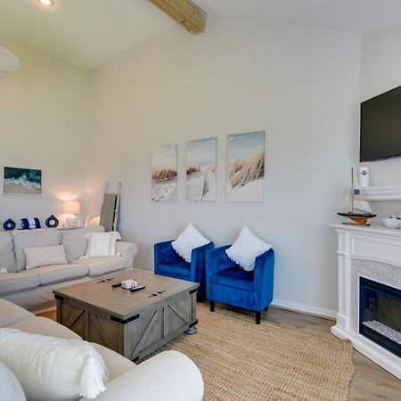 Galveston Townhome With Balconies Walk To Beach! Exterior photo